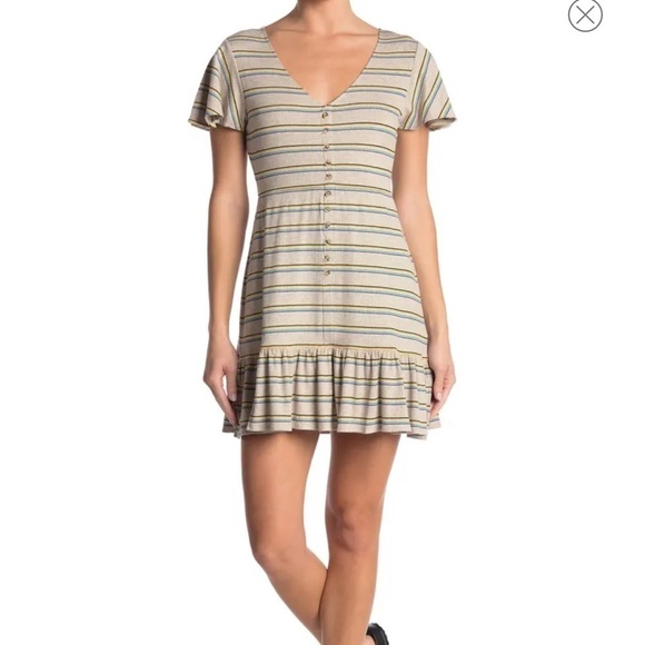 Bb Dakota by Steve Madden Silver Threads Flutter Sleeves Ruffled Mini Dress - Picture 1 of 3